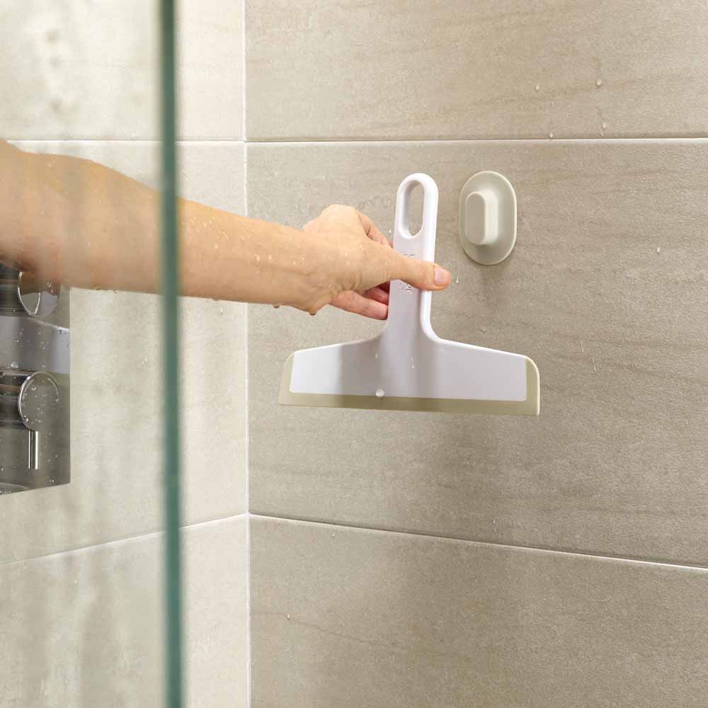 מגב מקלחת עם וו תלייה DUO