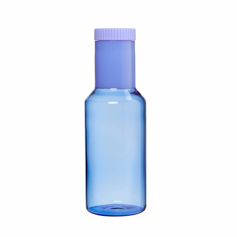 Glass pitcher with blue liter lid