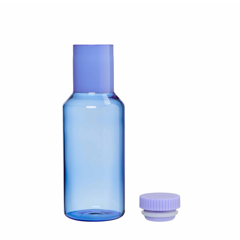 Glass pitcher with blue liter lid