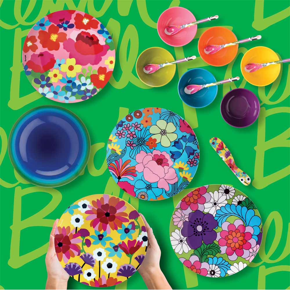 Set of 4 large Floral plates