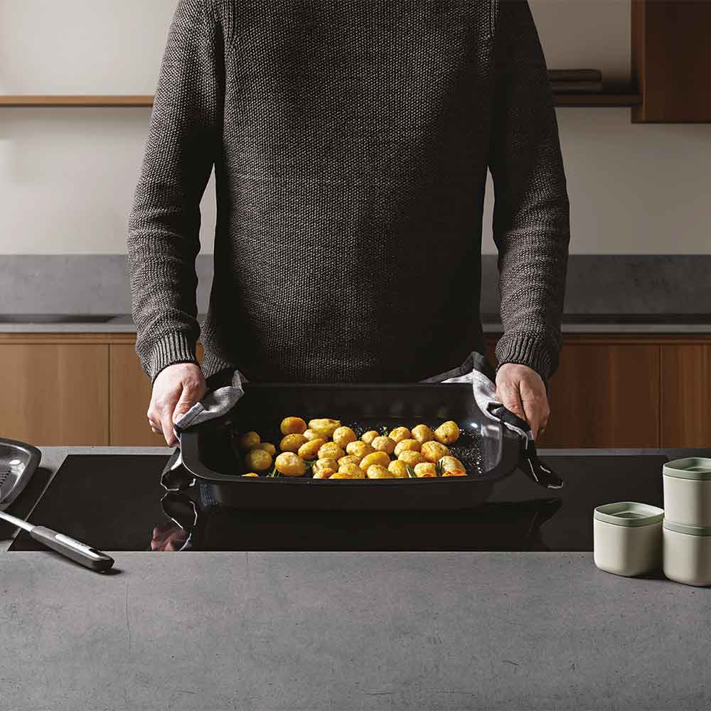 Roaster + retractable recycled aluminum rack Graphite