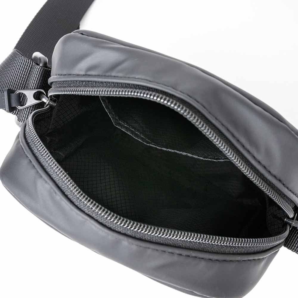 תיק צד קטן OVER LOGO שחור 1203