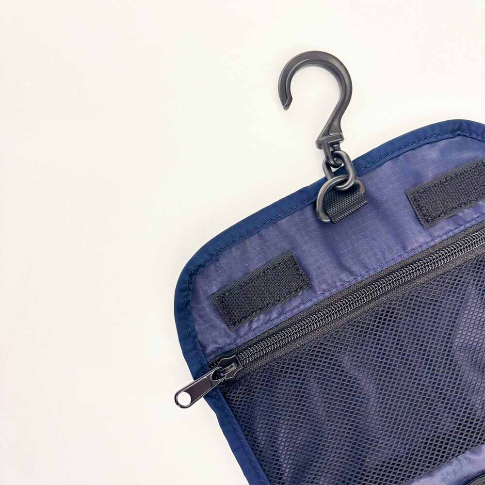 תיק רחצה עם תליה GUIDE כחול 3566