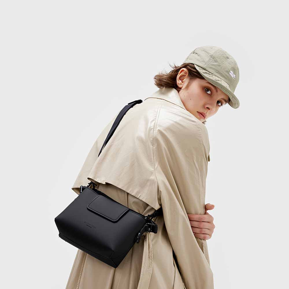 תיק צד קטן SPLASHINI שחור