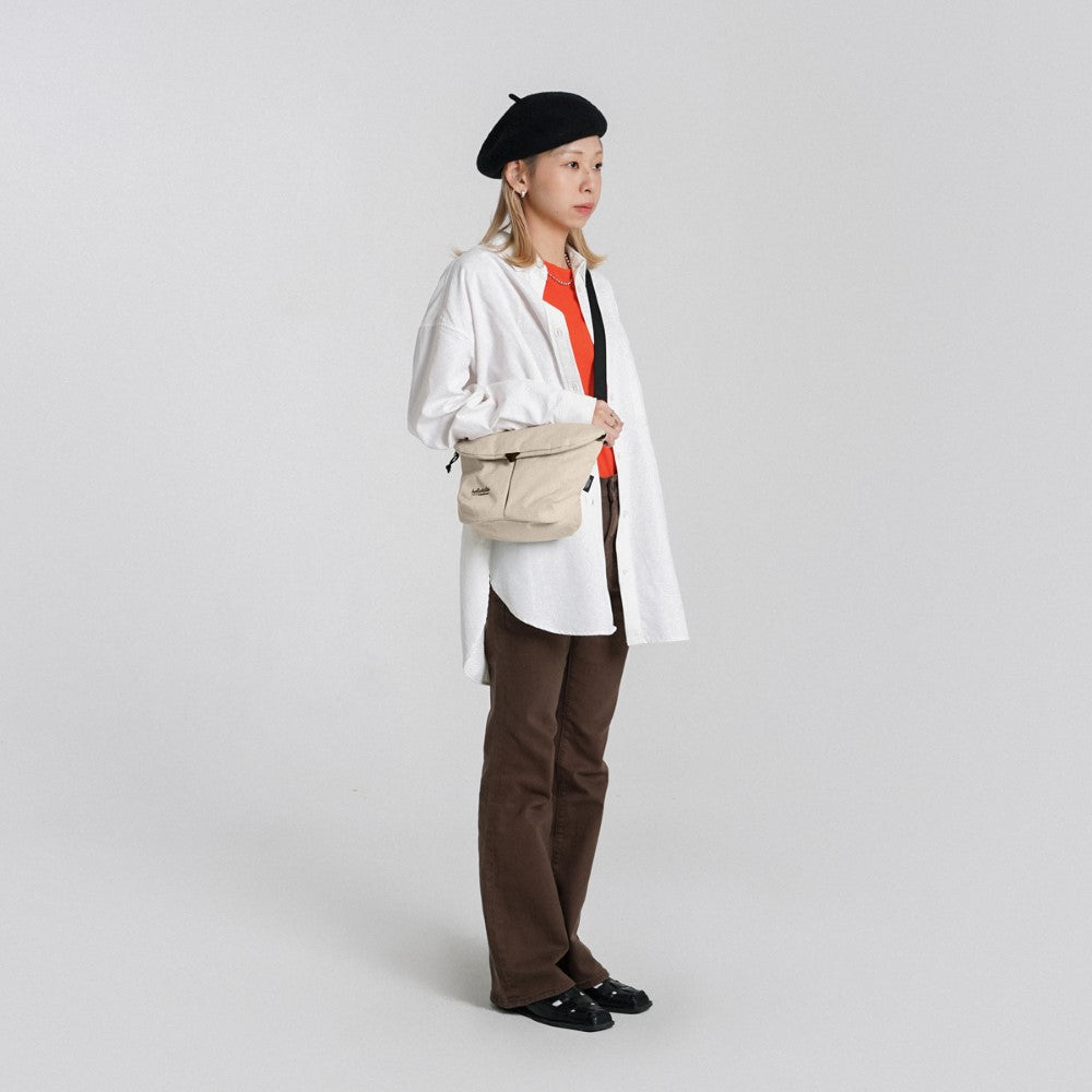 MINI KASEN Cream Shoulder Bag