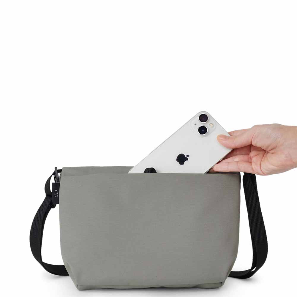 תיק צד קטן CANA אפור בהיר