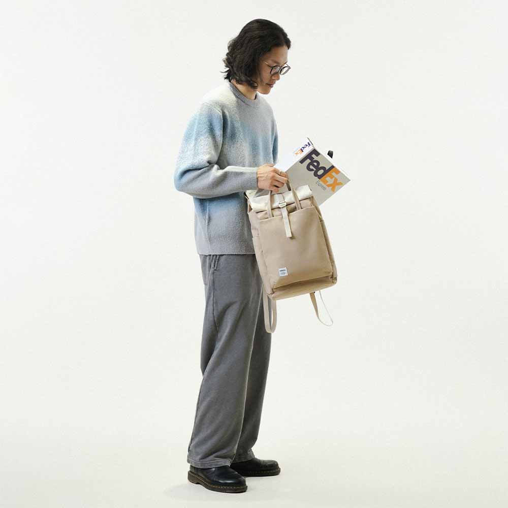 תיק גב KACY בז' / אפור