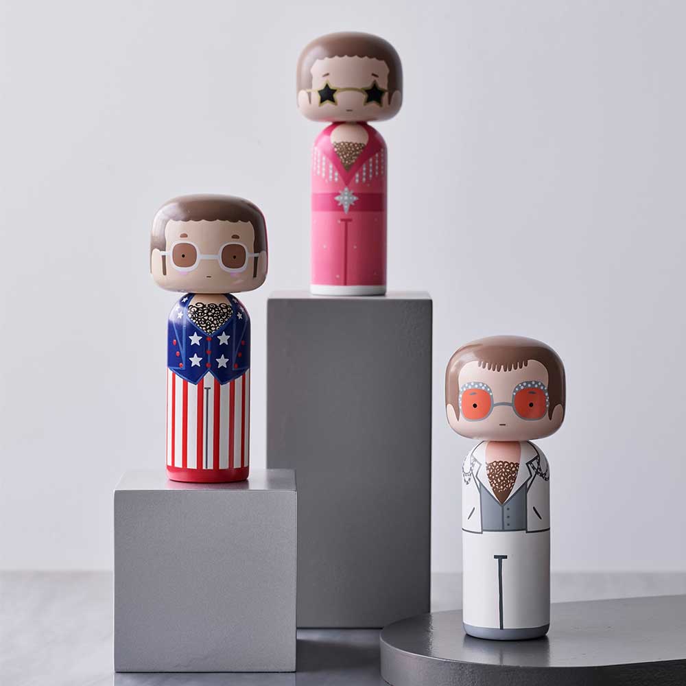 בובת אלטון בבגד לבן