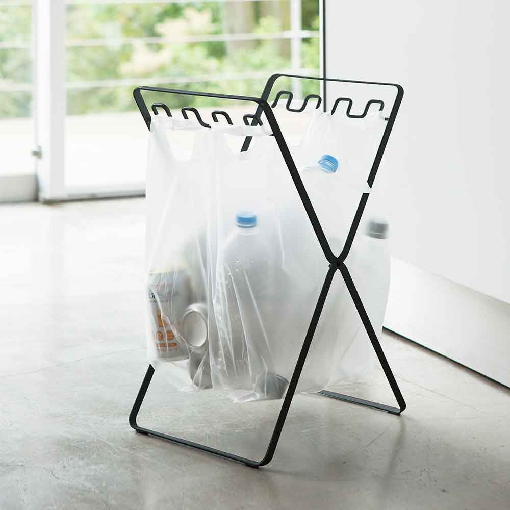 מעמד לשקיות פלסטיק שחור