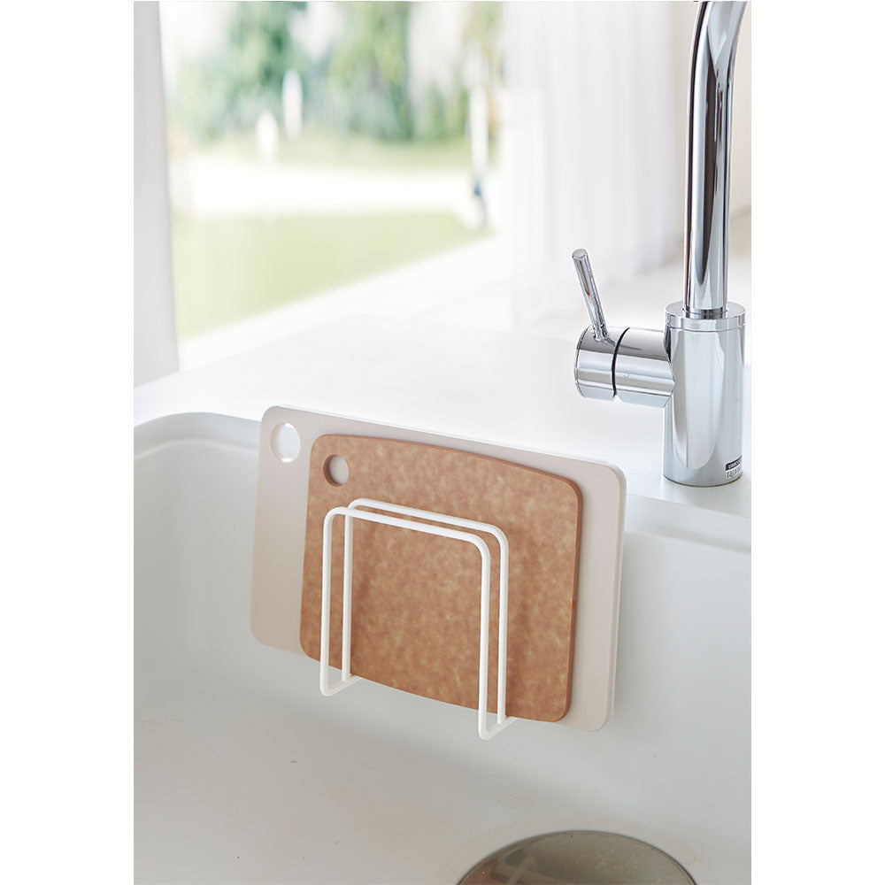 מעמד לתליית קרשי חיתוך לב