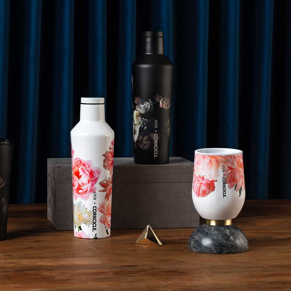 כוס 350 ML Ashley Woodson פרחי כותנה ברקע לבן