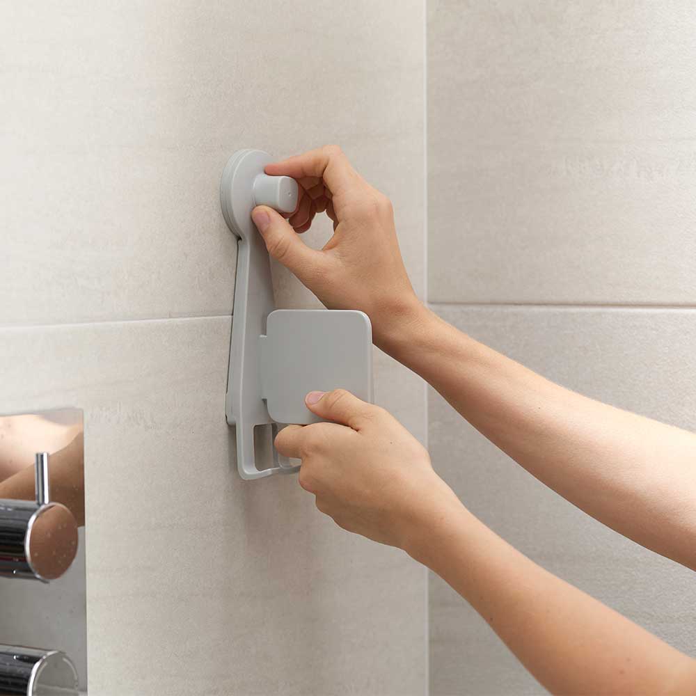 Straight bathtub stand with white mirror