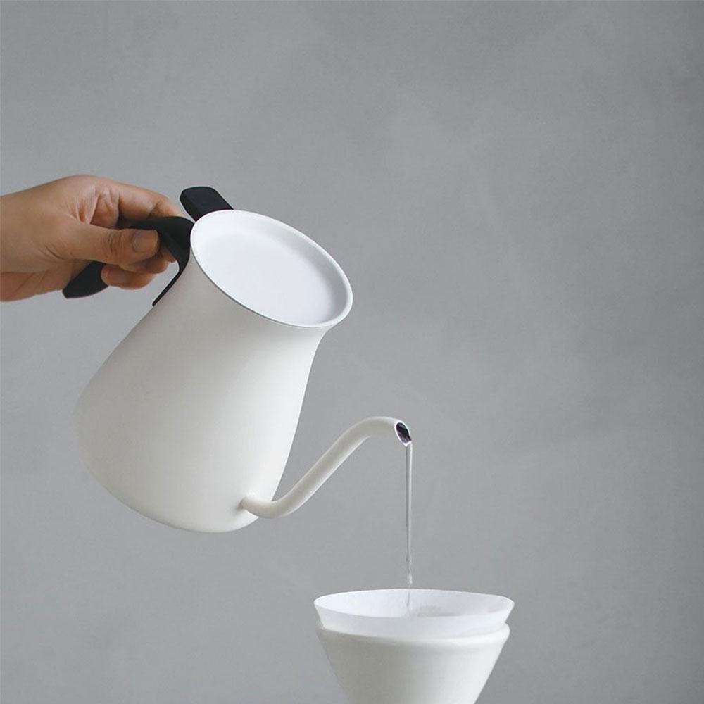 קומקום לבן 900 מ"ל