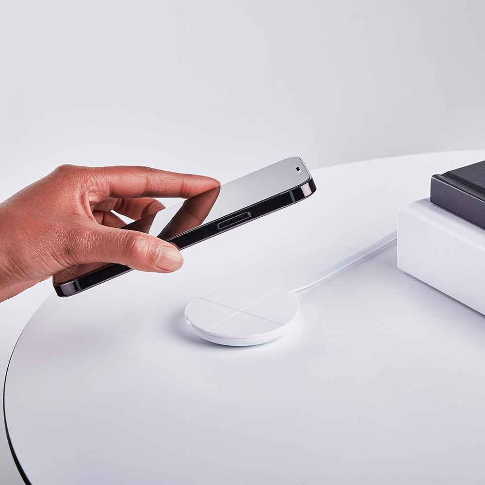 מטען אלחוטי Uno לבן