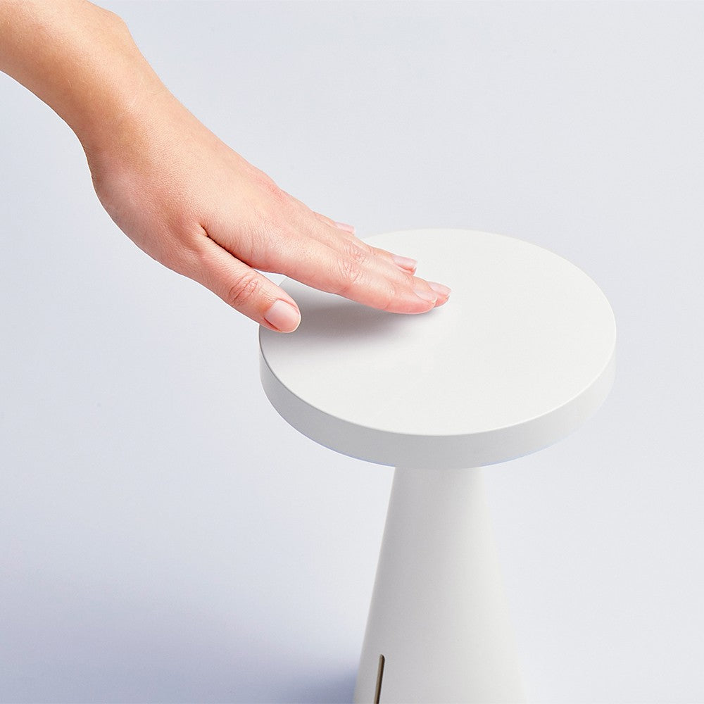 מנורה MANO לבן