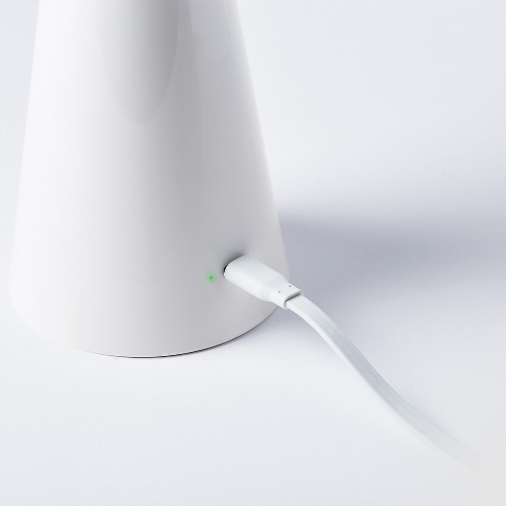 מנורה MANO לבן