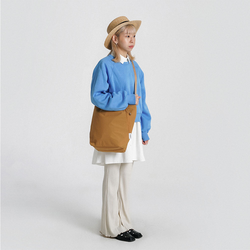 COLLIN Medium Camel Side Bag