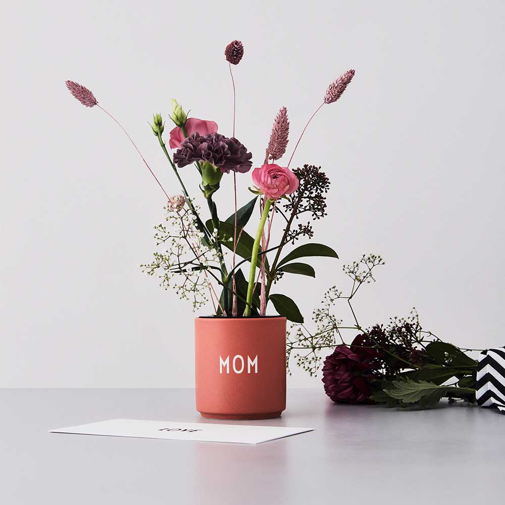 Mom peach porcelain mug