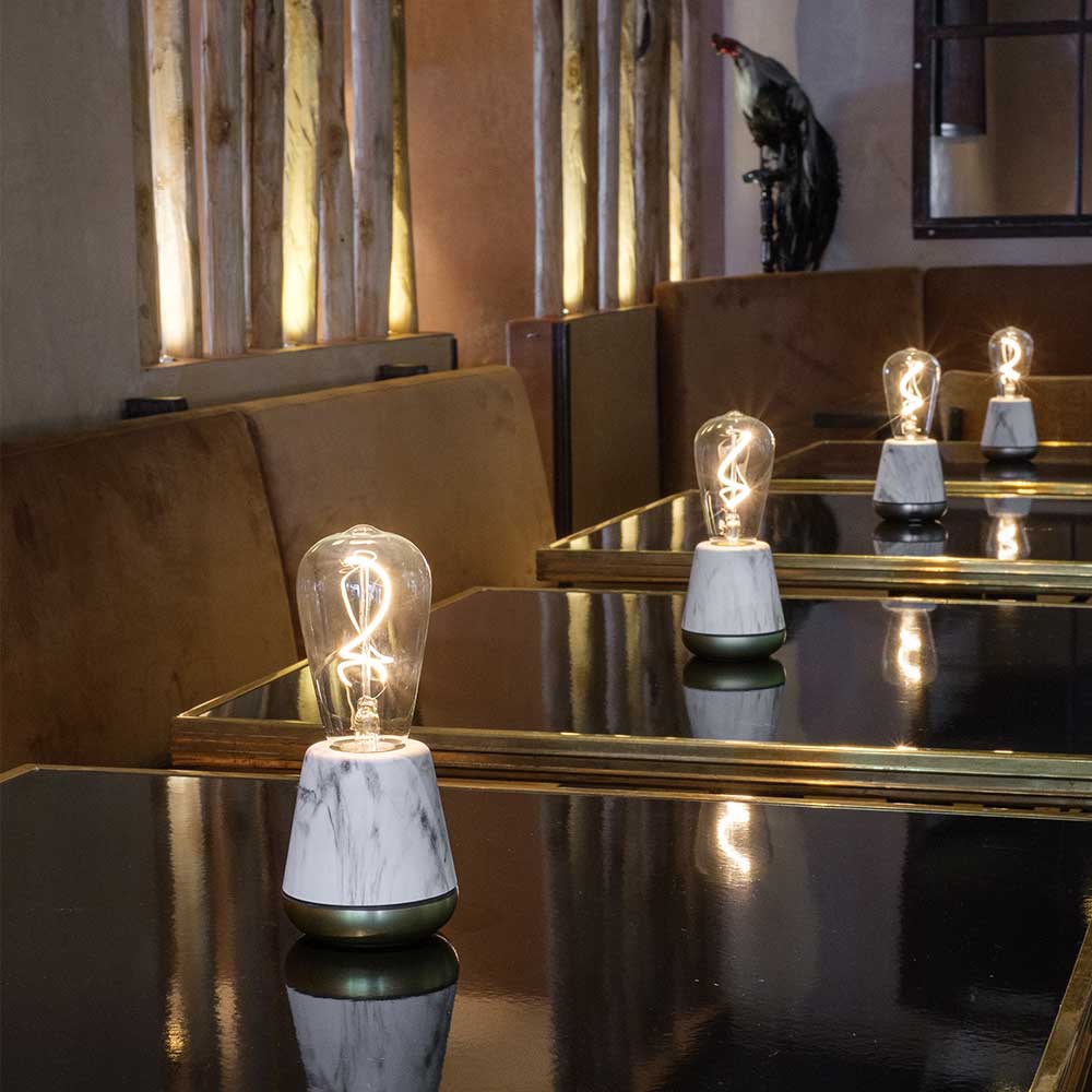 מנורת נר נטענת One שיש לבן