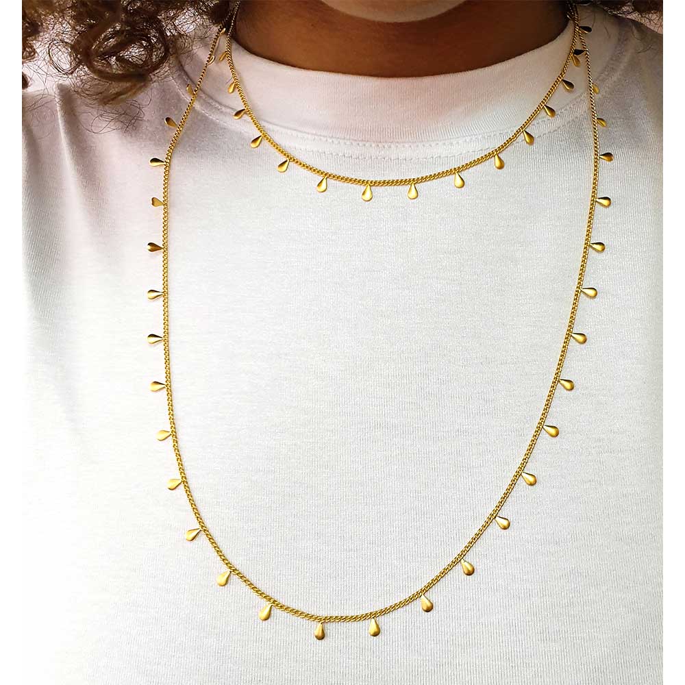 שרשרת טיפות מרווחת ארוכה