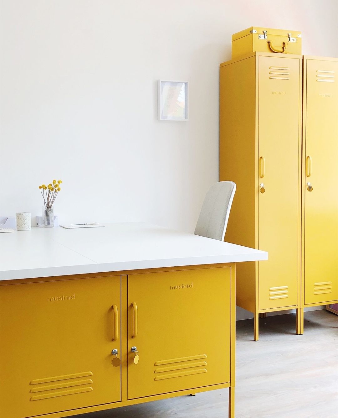 ארונית מתכת Lowdown חרדל