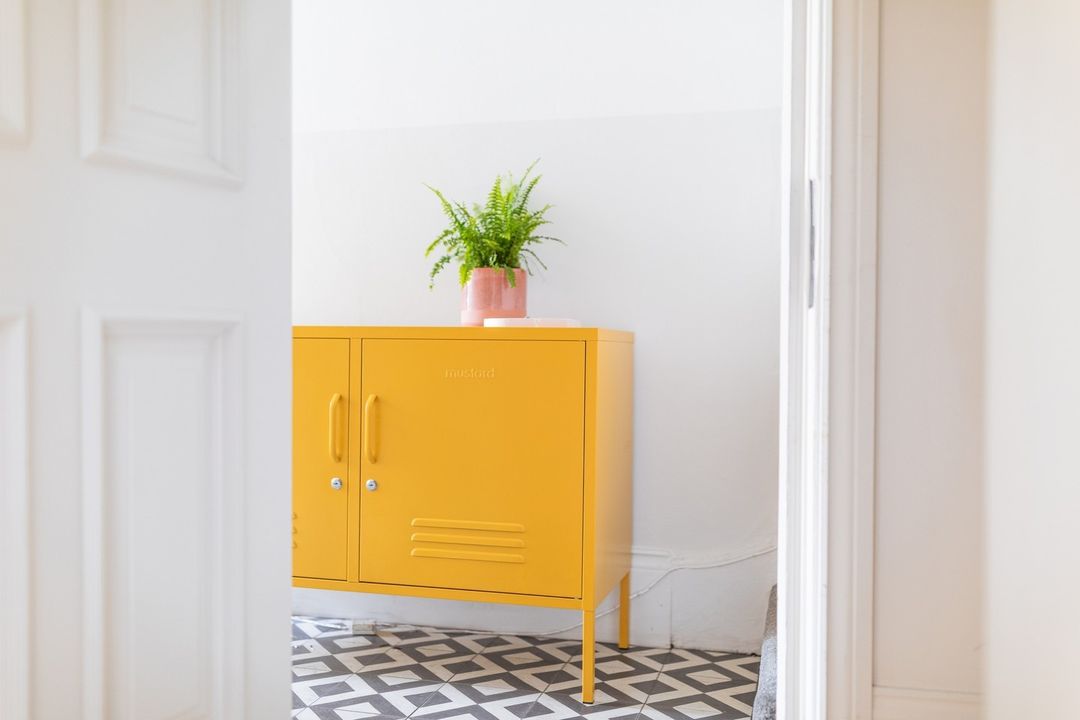 ארונית מתכת Lowdown חרדל