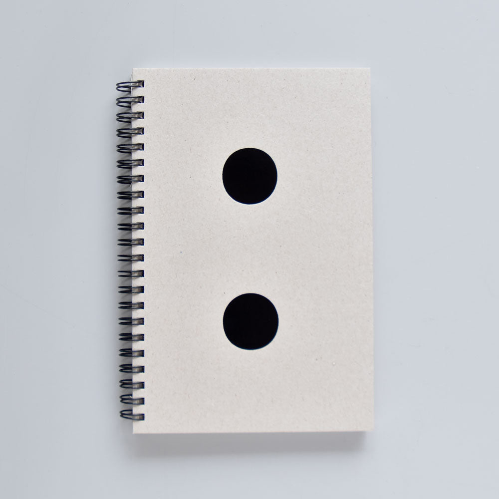 מחברת נקודה פסיק אפור