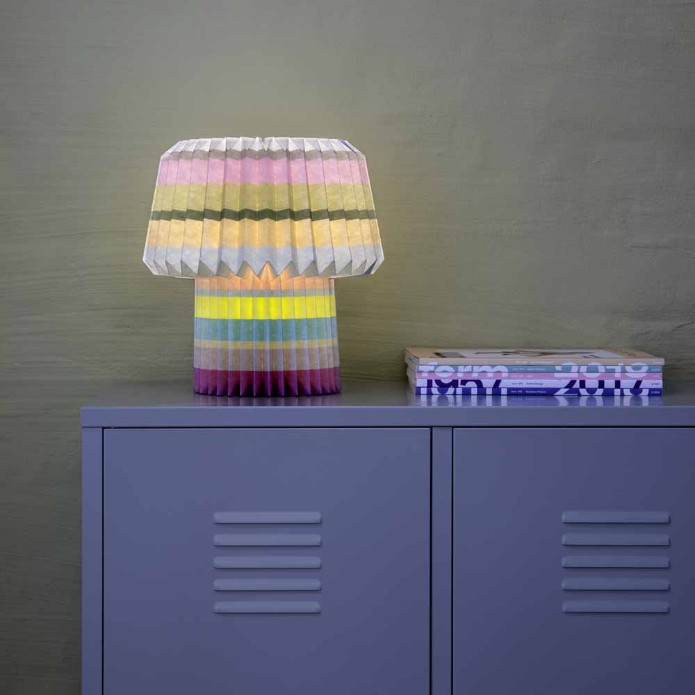 מנורה מנייר STRIPES