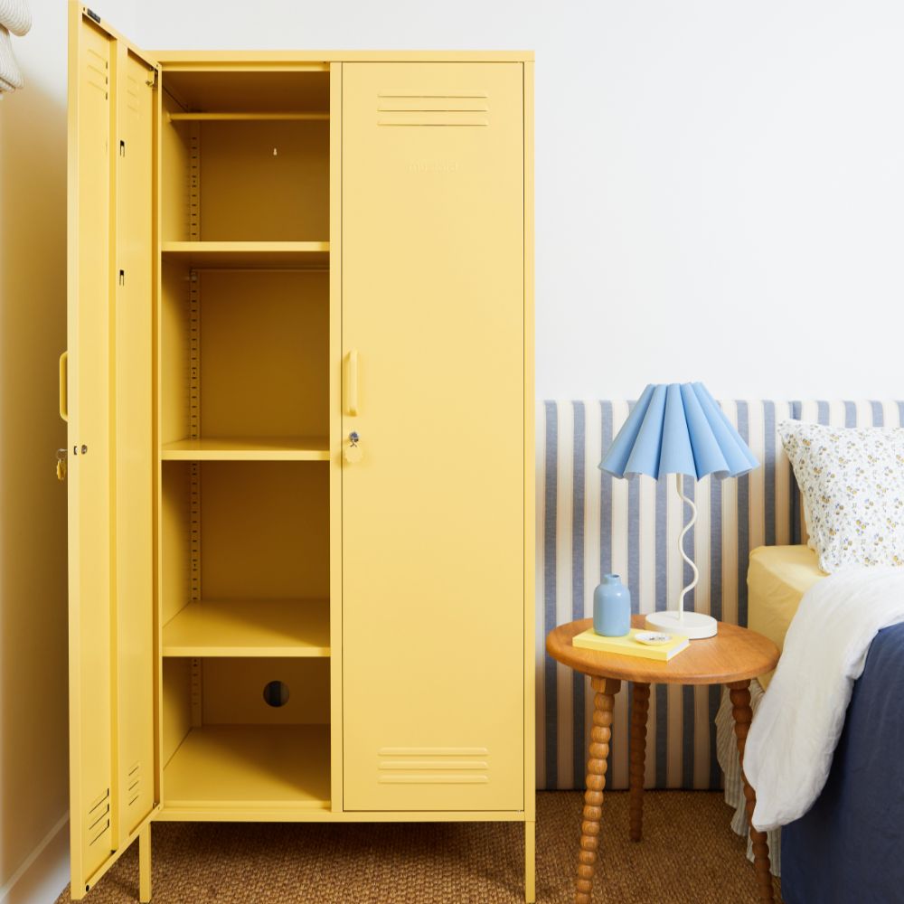 Twinny metal cabinet, yellow
