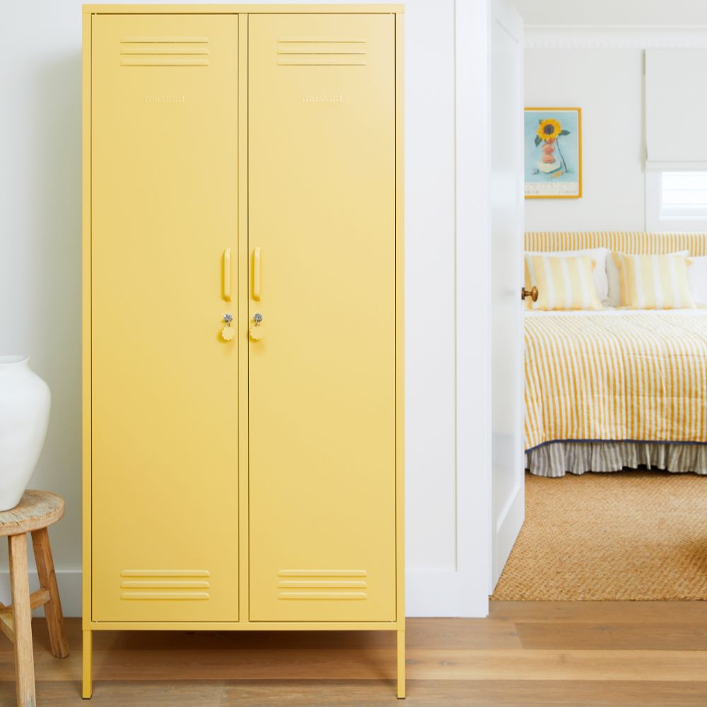 Twinny metal cabinet, yellow