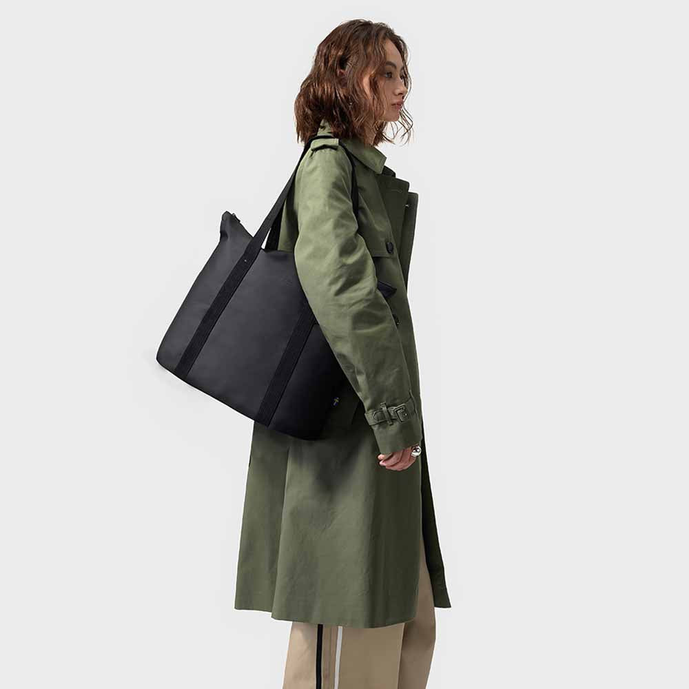 תיק צד DASH TOTE שחור