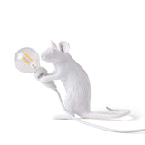 מנורת עכבר יושב